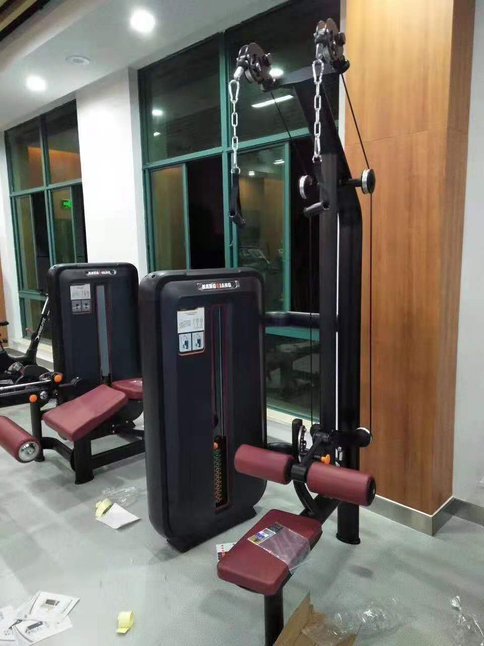 坐姿夾胸器 坐姿夾胸器