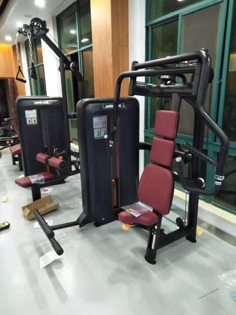 綜合訓練器 綜合訓練器