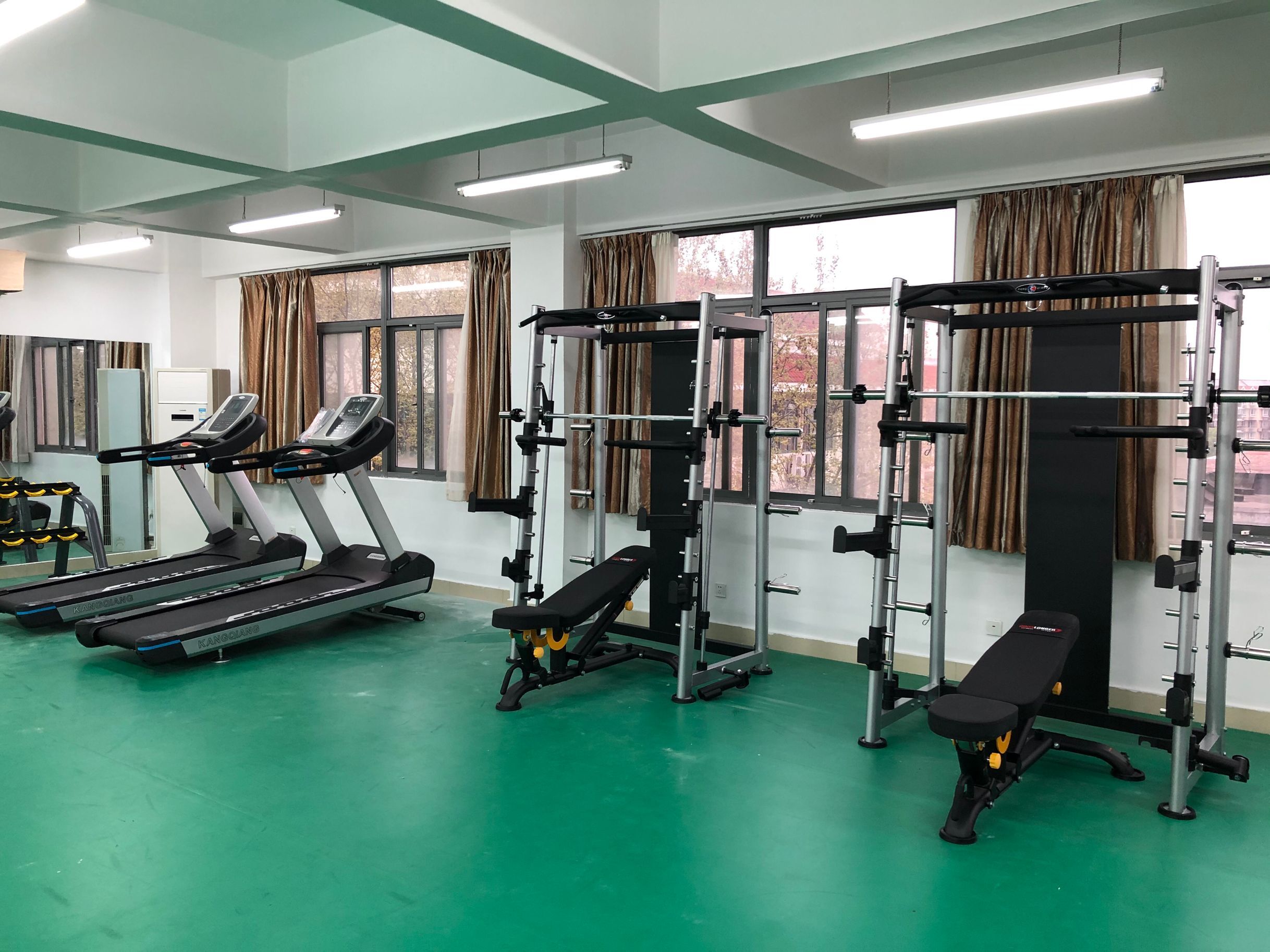 家庭健身房需要哪些器械 家庭健身房需要哪些器械