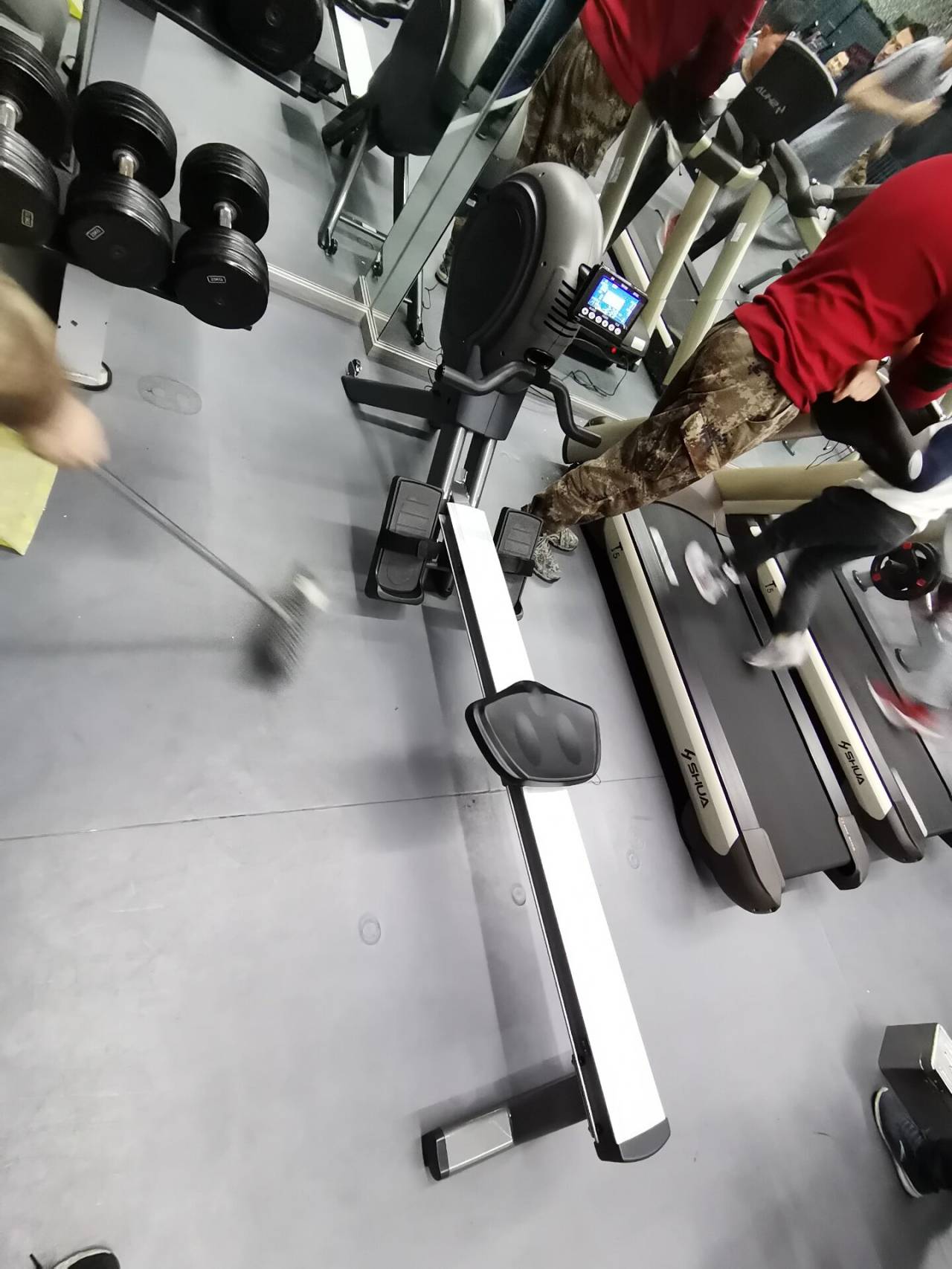 如何正確的使用劃船機 如何正確的使用劃船機