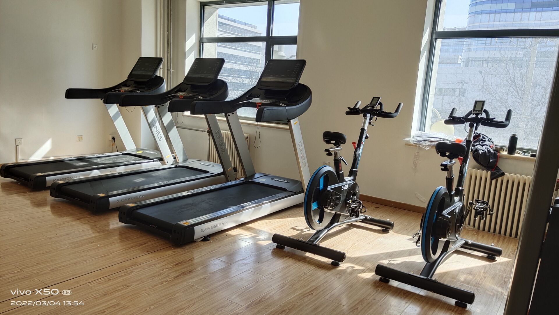 健身房瘦肚子的器械有哪些 健身房瘦肚子的器械有哪些