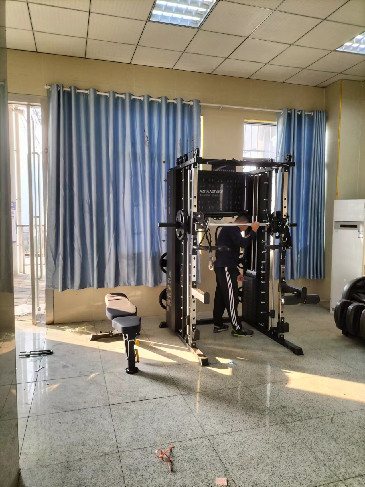 多功能史密斯機(jī) 多功能史密斯機(jī)