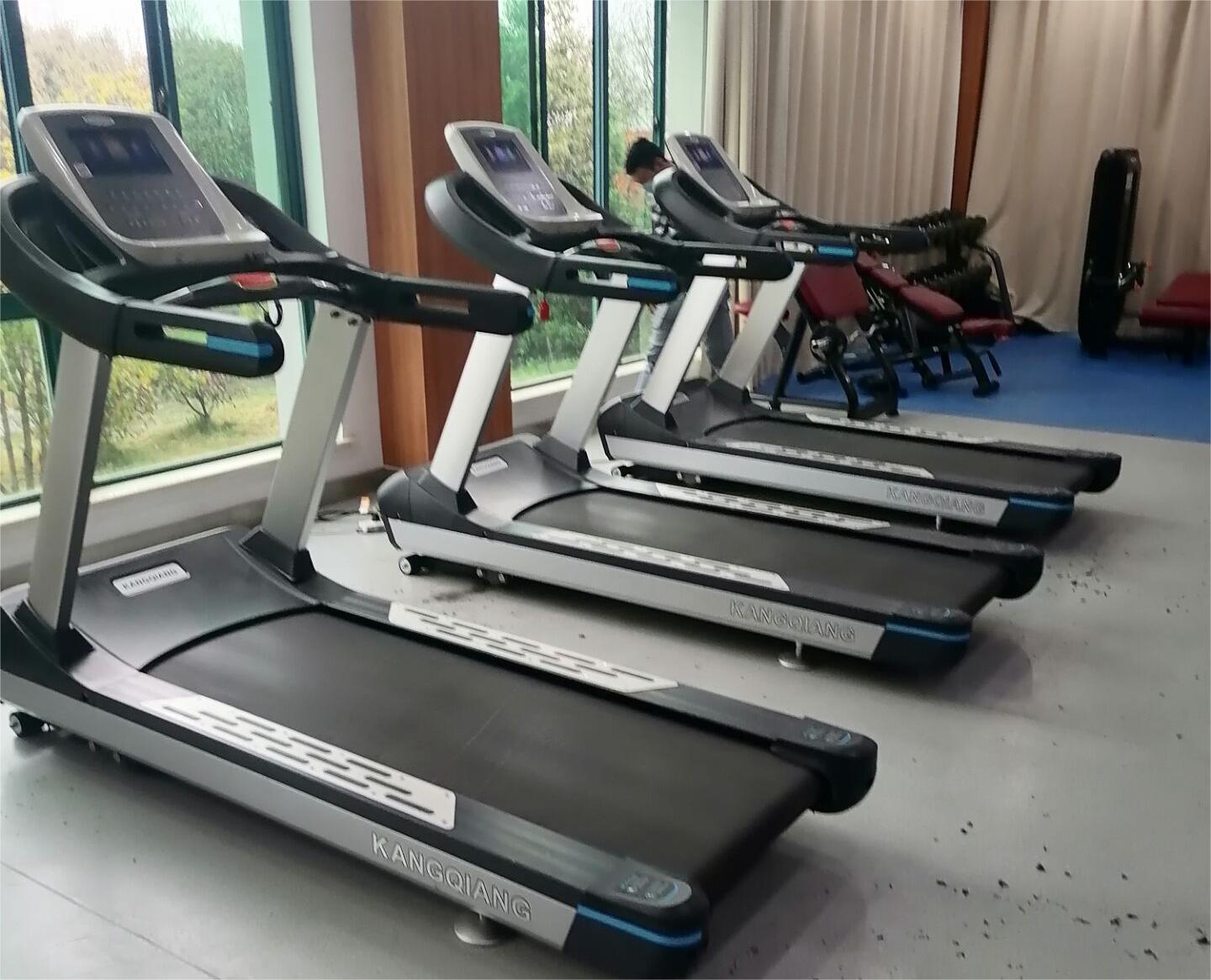 跑步機(jī)的優(yōu)點(diǎn)和缺點(diǎn) 跑步機(jī)的優(yōu)點(diǎn)和缺點(diǎn)