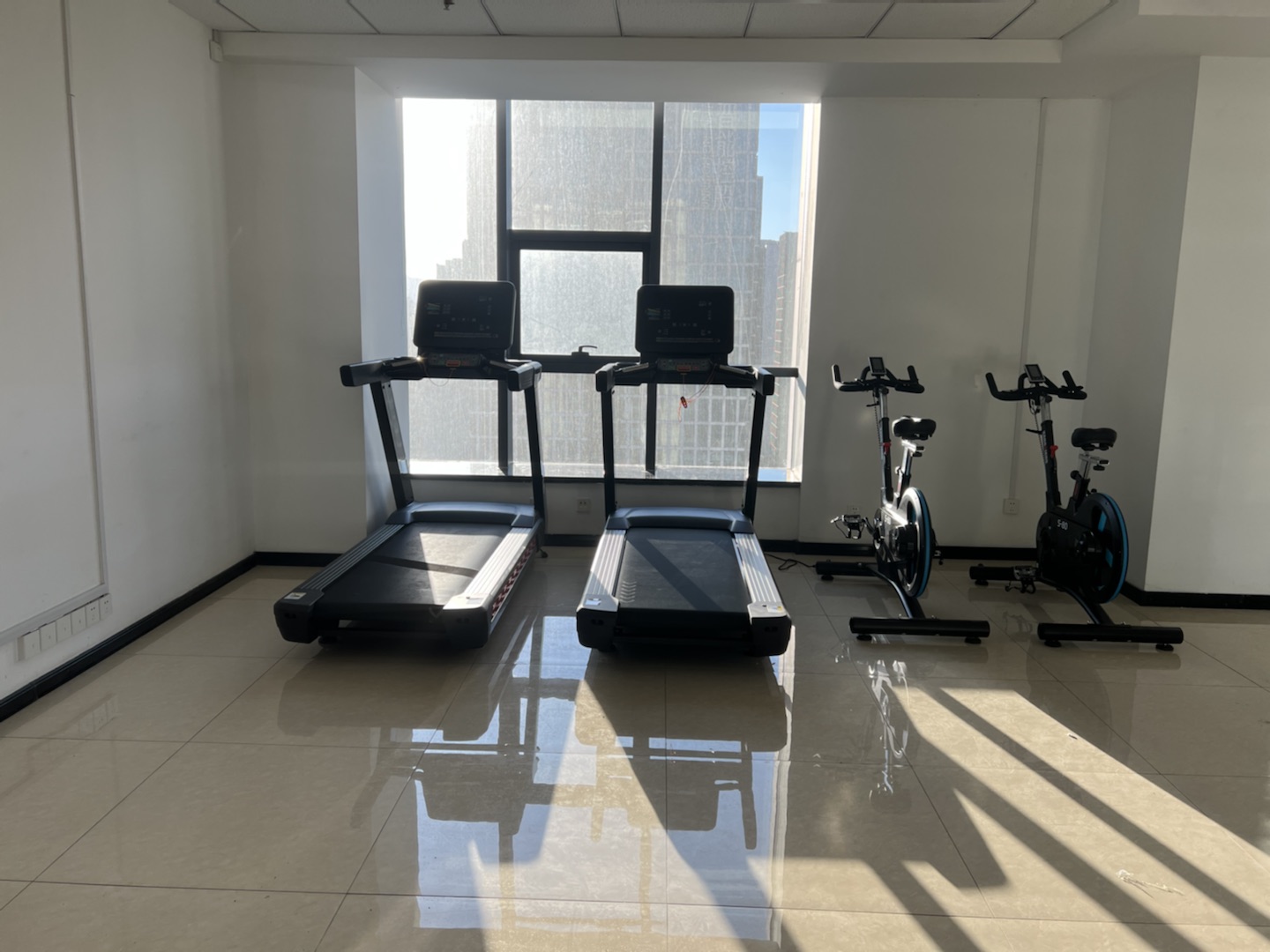 家庭健身房器材配置 家庭健身房器材配置